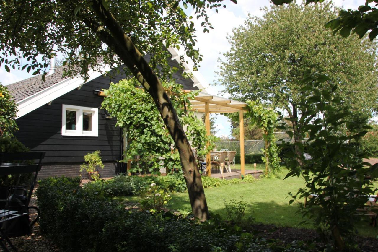 Вілла Familiehuis De Betuwe Met Prive Kunstgras Tennisbaan En Sauna Erichem Екстер'єр фото